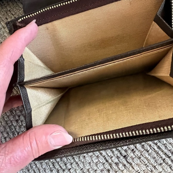 Burberry wallet - Picture 8 of 11